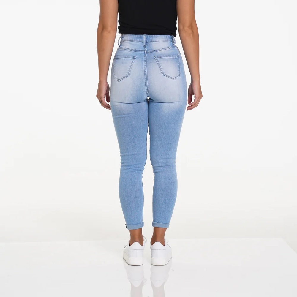 NVGTN XS Navishape Light Wash Ripped Jeans - Picture 2 of 9